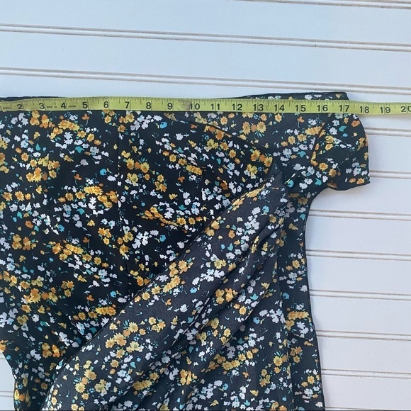 Ditsy floral wrap skirt Size 1X NEW - Picture 12 of 14
